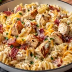 High Protein Lunch Meal Prep Creamy Chicken Bacon Ranch Pasta Idea with juicy chicken, crispy bacon, and creamy pasta in bowl